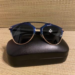 Dior
Gold Reflected Blue Shaded Sunglasses